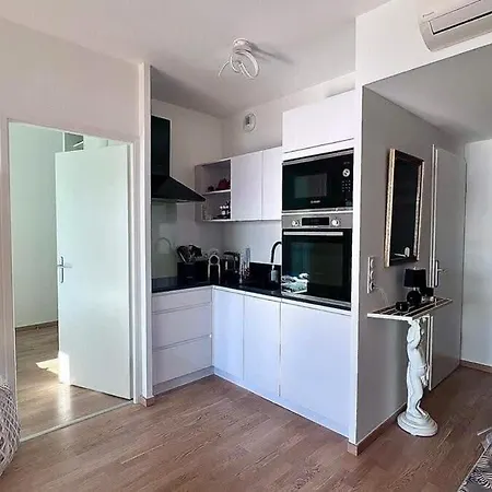 T2 Avec Vue A L'entree De La D'ajaccio